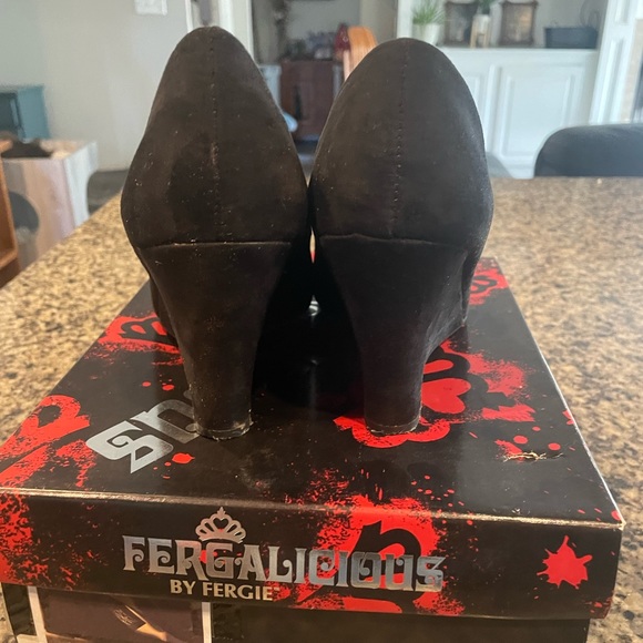 Fergalicious Black Wedges Womens 8 - Picture 3 of 4